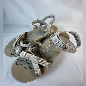 Clarks Women's  Tresca Trace Sports Sandals 15906 Size 9